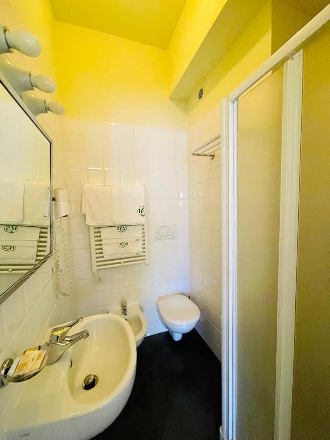 Via Padova 165 Hotel Milan Bagian luar foto