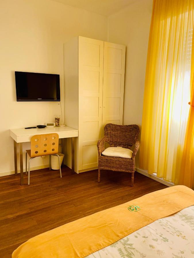 Via Padova 165 Hotel Milan Bagian luar foto